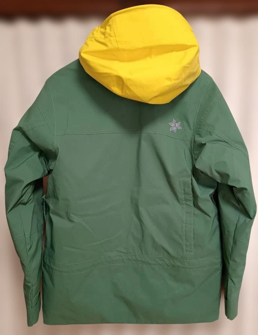 極美品　ゴールドウィンGOLDWIN　スキーウエア上下組　Mサイズ