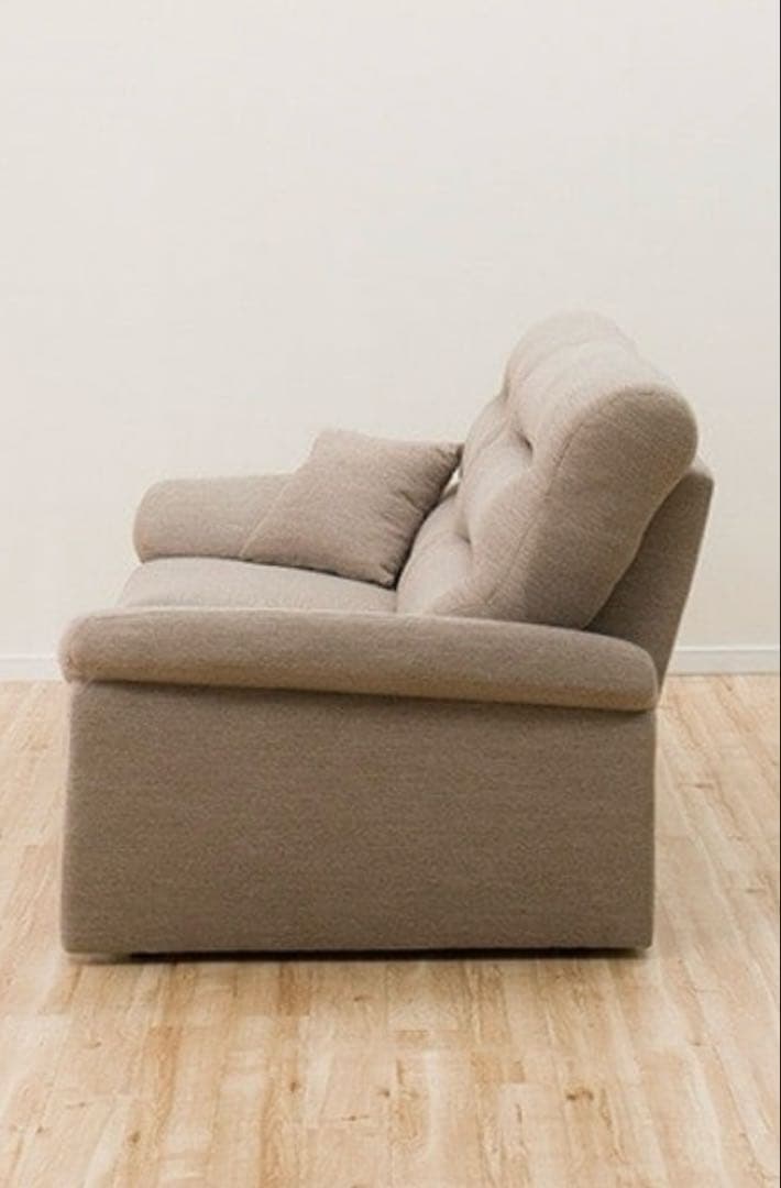 ✨ SALE 中・良品✨3人掛け布張りソファ+クッション付き