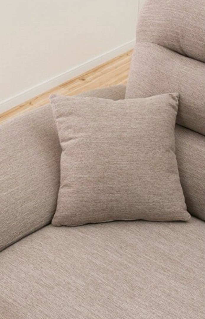 ✨ SALE 中・良品✨3人掛け布張りソファ+クッション付き