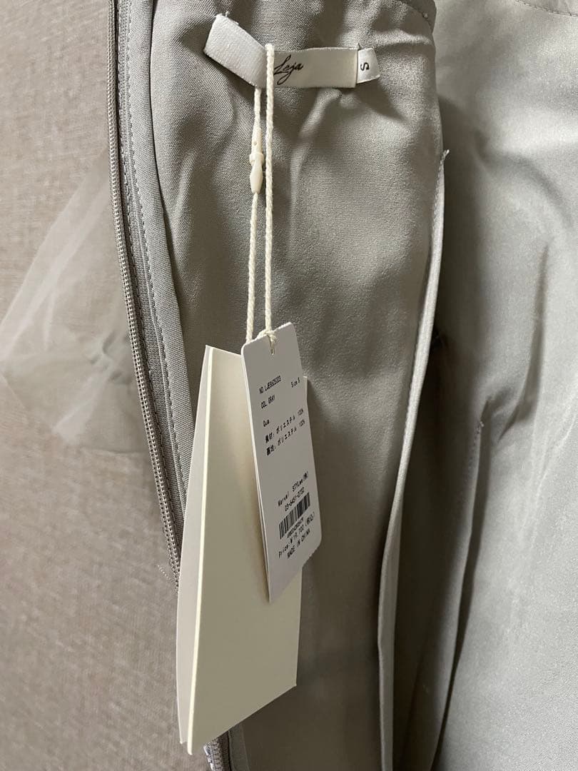 タグ付き　アシンメトリーシアーフラワードレス　レジャLeja