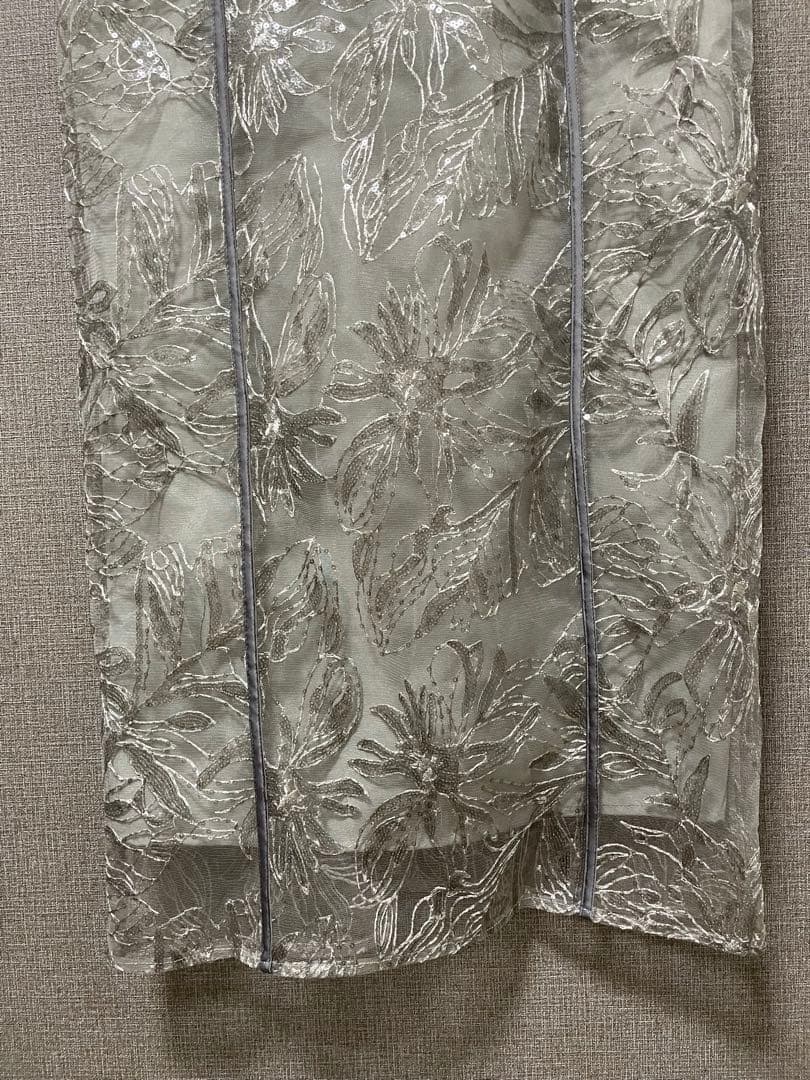 タグ付き　アシンメトリーシアーフラワードレス　レジャLeja