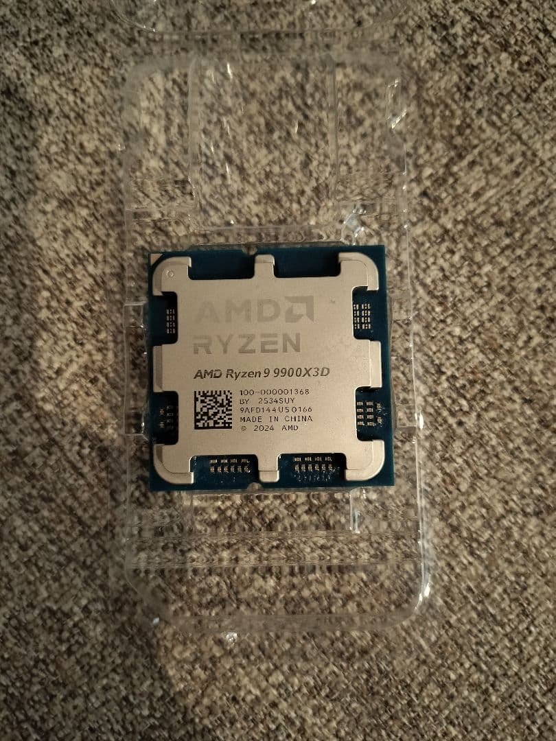 ぬ*ん様 AMD Ryzen 9 9900X 3D CPU 本体のみ