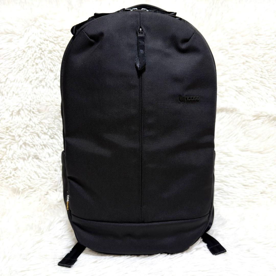 美品 Incase Tracks Backpack 18L -Black-