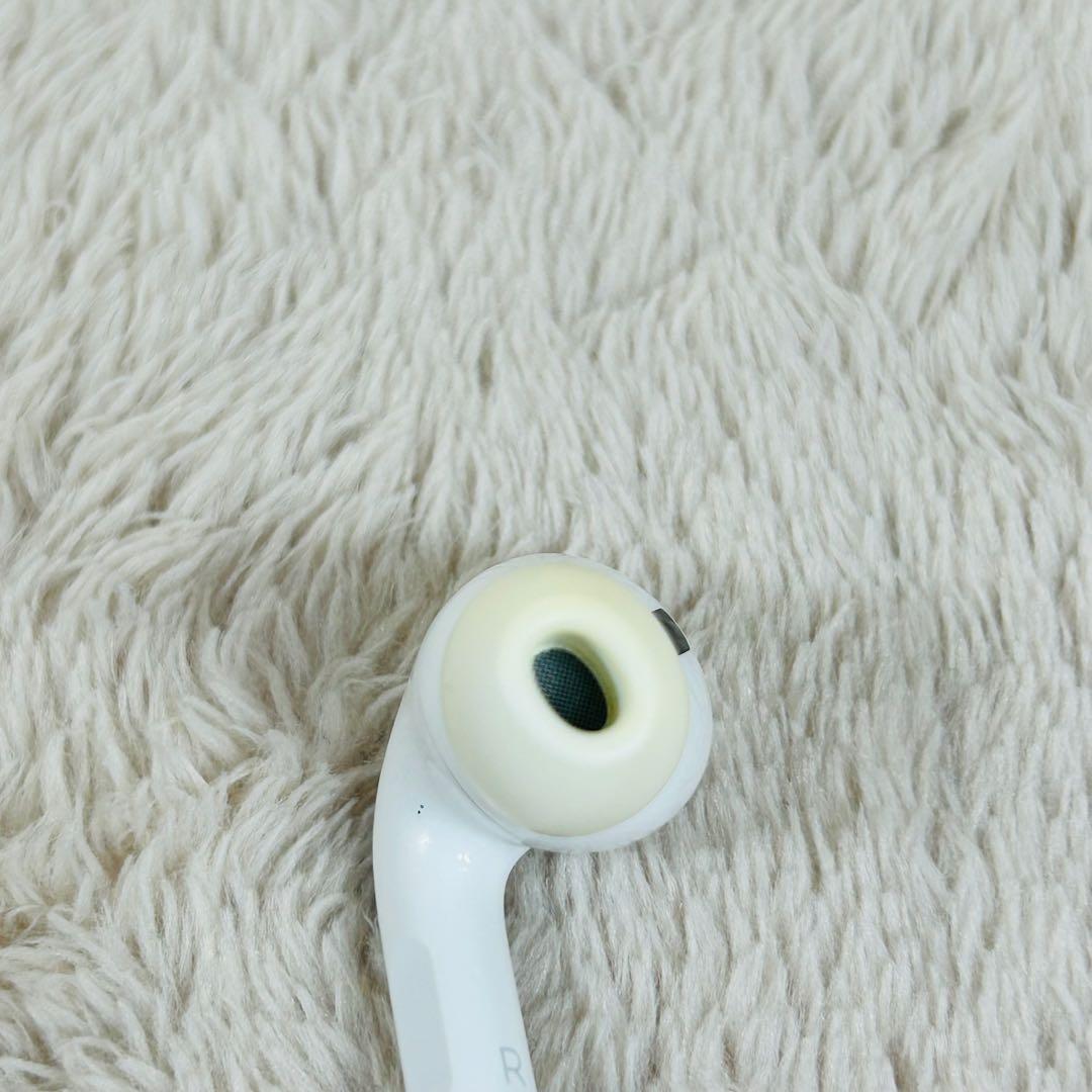 Apple AirPods Pro2 第2世代A2698 ライトニング用　右耳用