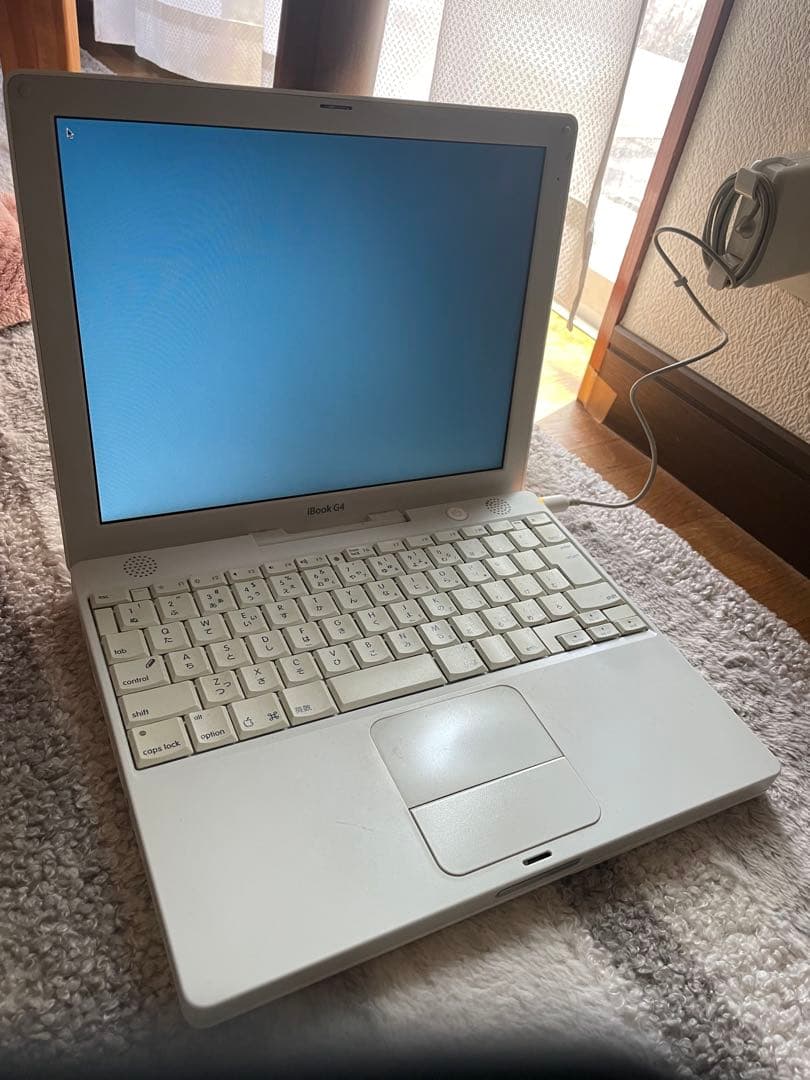 iBook G4 12-inch 本体