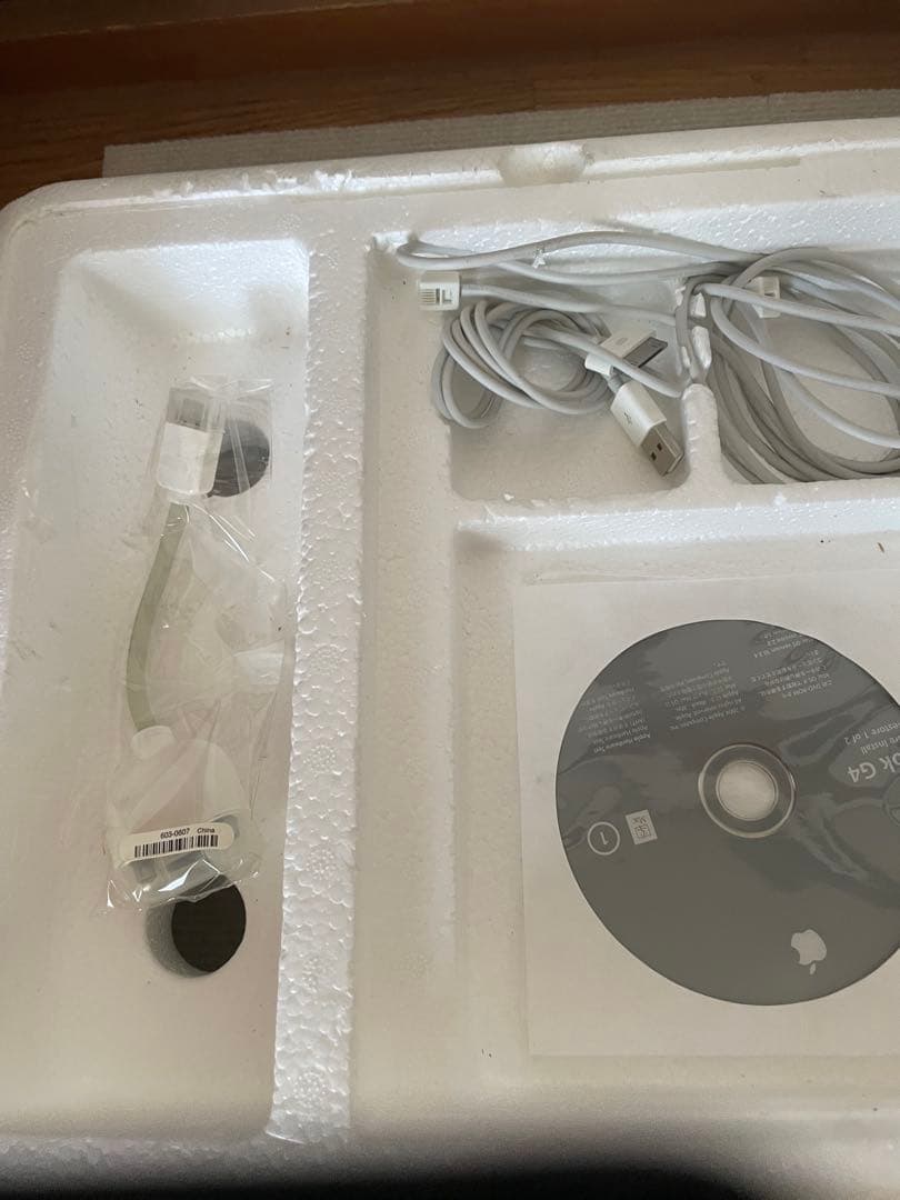 iBook G4 12-inch 本体