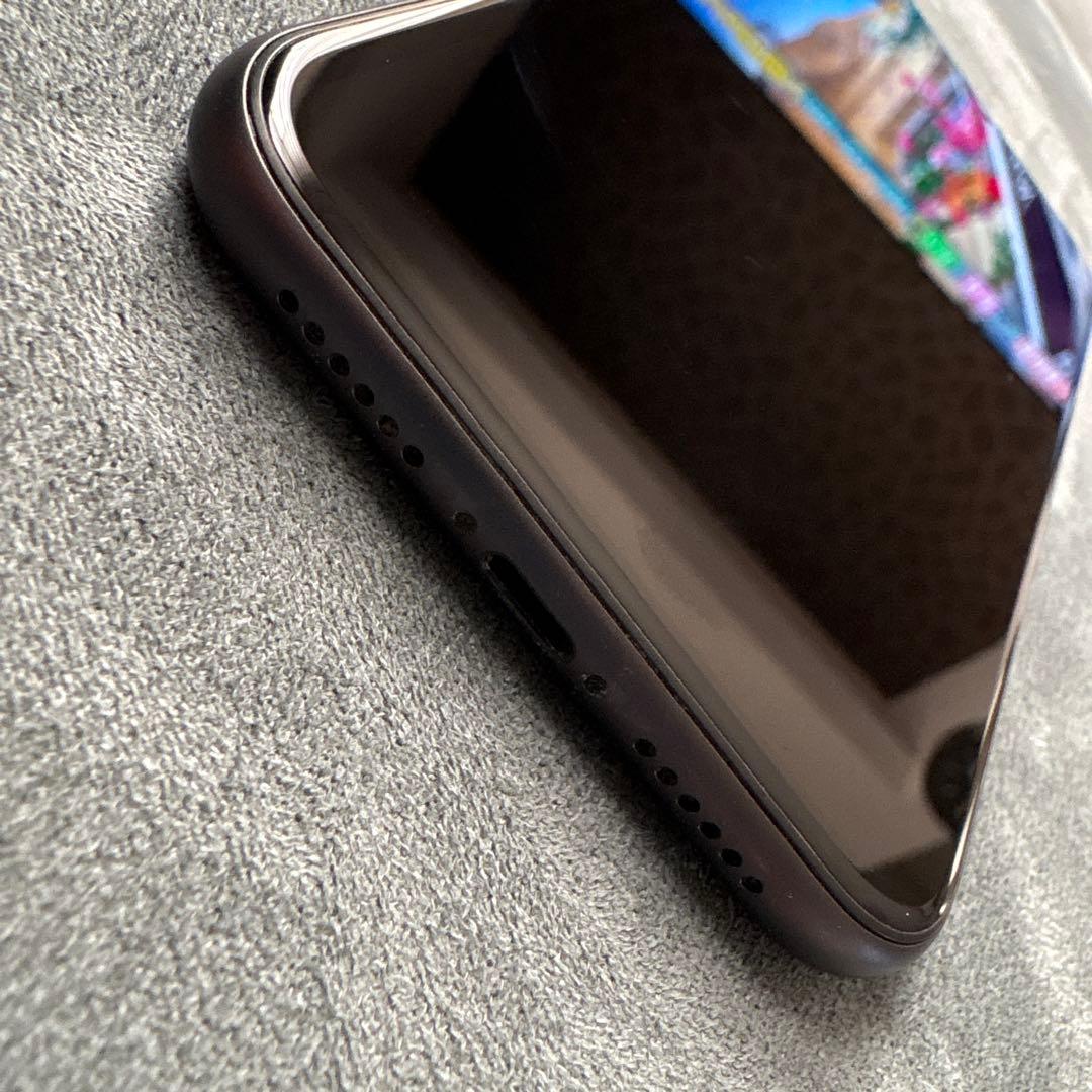 M*n様 か*と様 Apple iPhone 11 ブラック 本体　SIMフリー