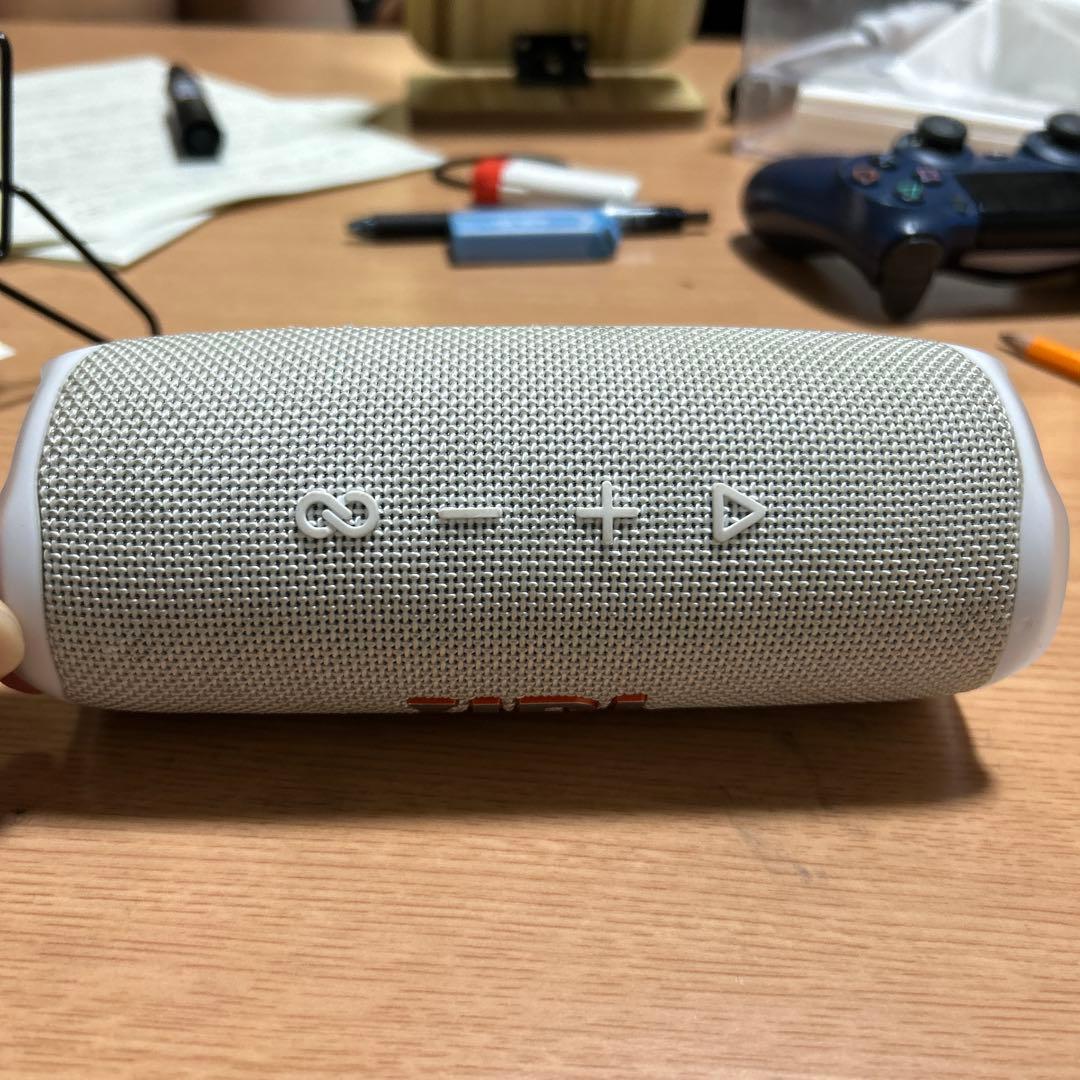 本日限定価格‼️JBL Flip 6ホワイト ワイヤレススピーカー