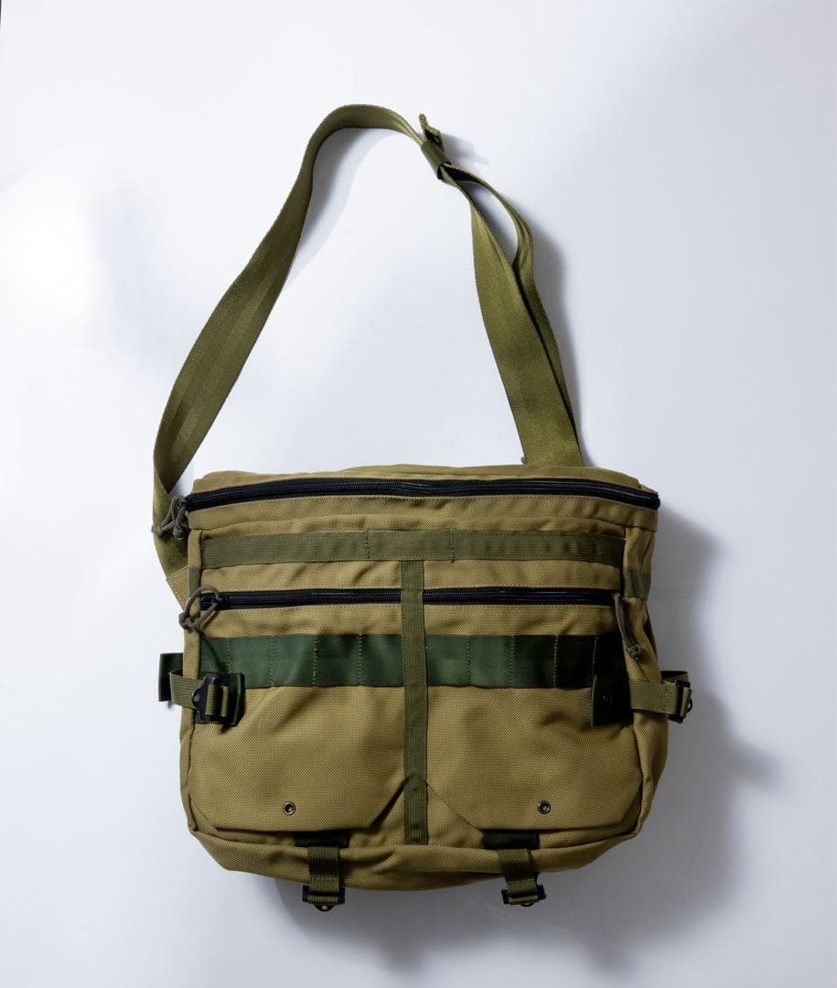 ブリーフィング ナノユニバース ショルダーバッグ　ダブルネーム