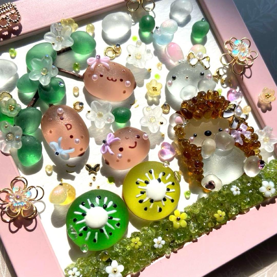 ♡キウイちゃんこんな綺麗な色してたんだね♪♡ガラス シーグラスアート ハリネズミ