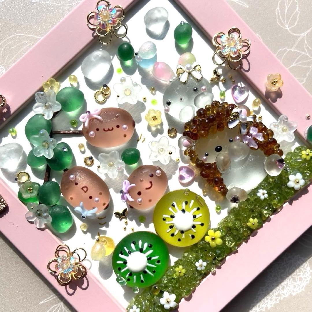 ♡キウイちゃんこんな綺麗な色してたんだね♪♡ガラス シーグラスアート ハリネズミ