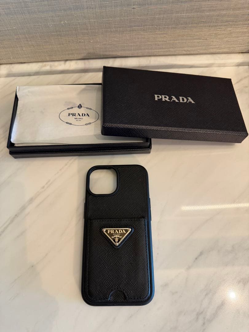 prada iphone15 ケース