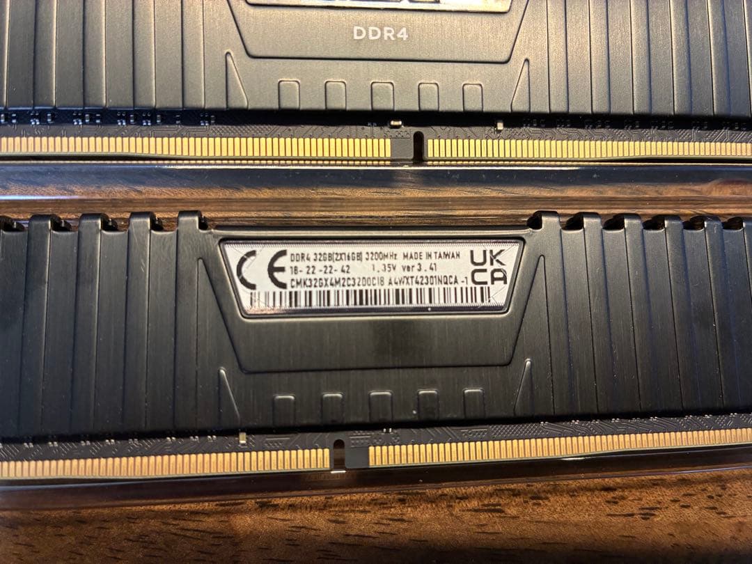 Corsair DDR4-3200MHz デスクトップ用32GB[16GB2枚]