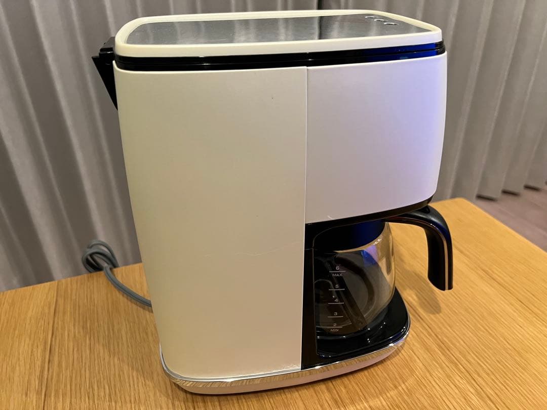 Delonghiドリップコーヒーメーカー ICMI011J-w