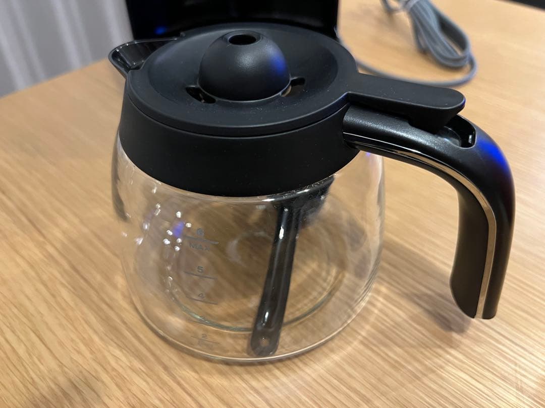 Delonghiドリップコーヒーメーカー ICMI011J-w