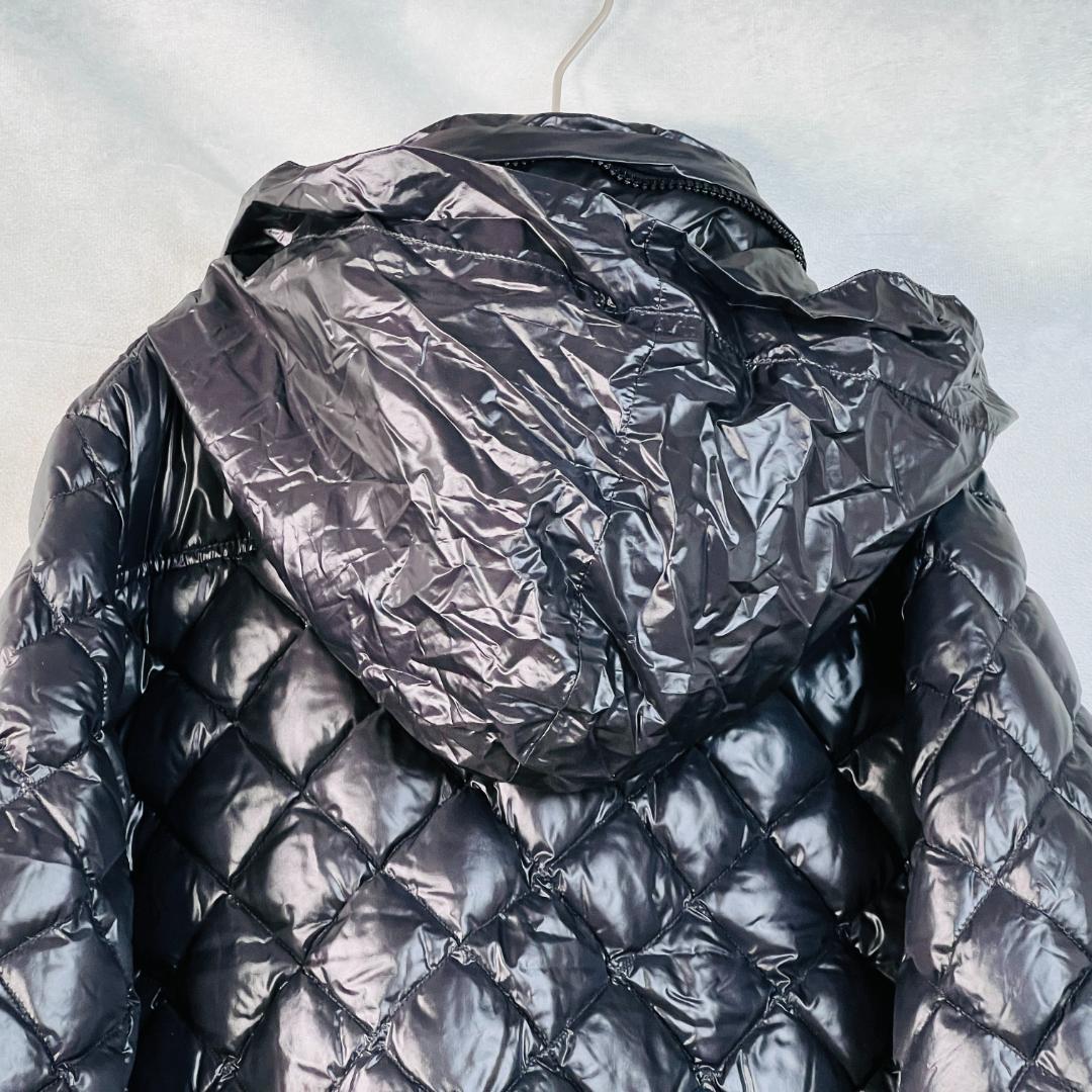 【タトラス】 シャイニーダウン ダイヤキルティング 軽量 光沢感 M 訳アリ