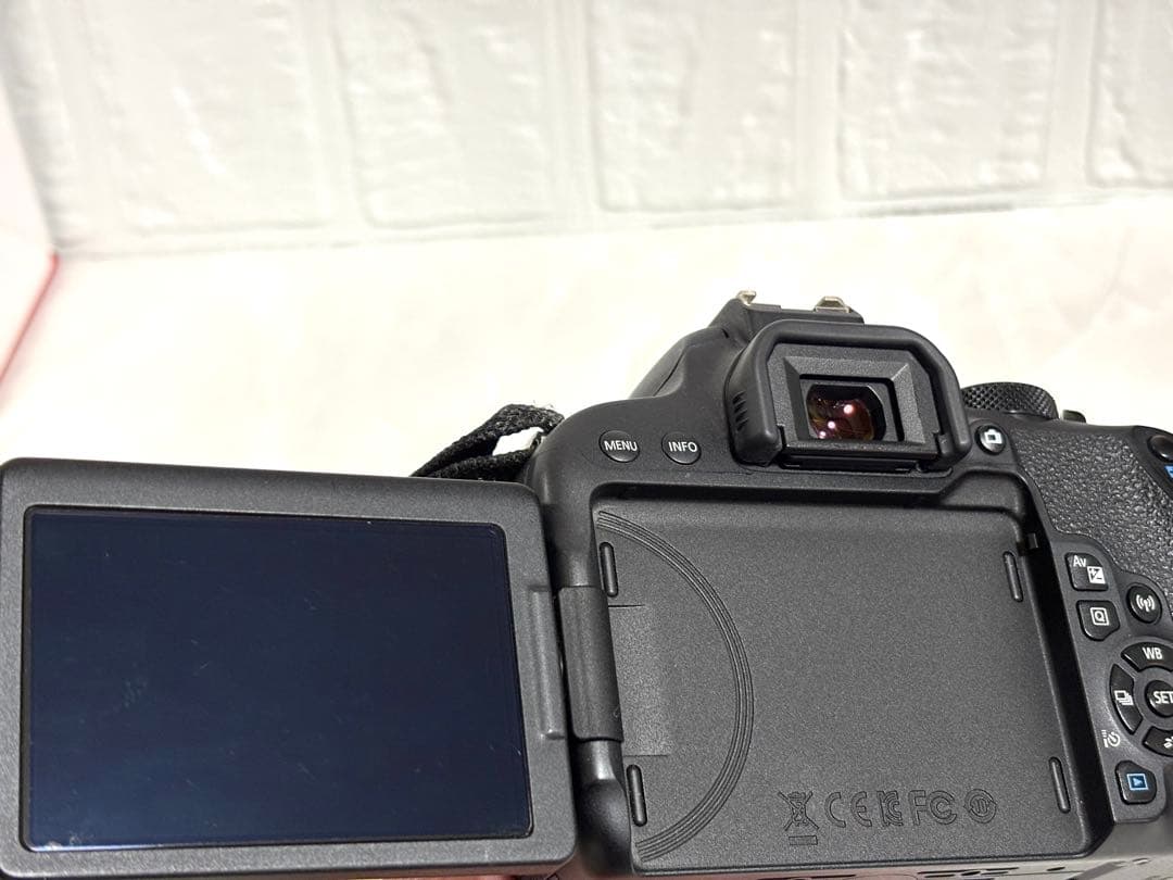 キャノンCanon EOS Kiss x9i ダブルズームキット　説明書・箱あり