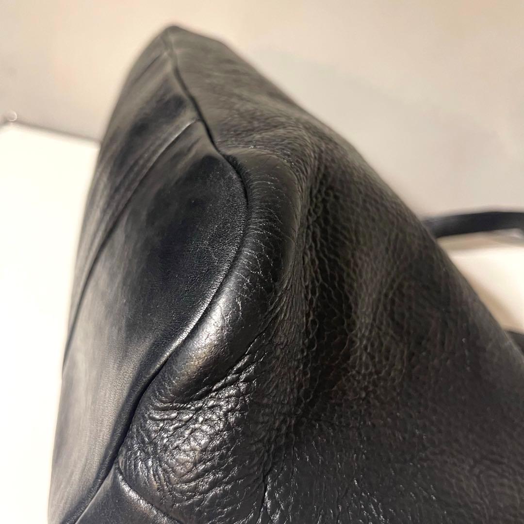 ILBISONTE イルビゾンテ　ハンドバッグ　レザー　ブラック　エンボスロゴ