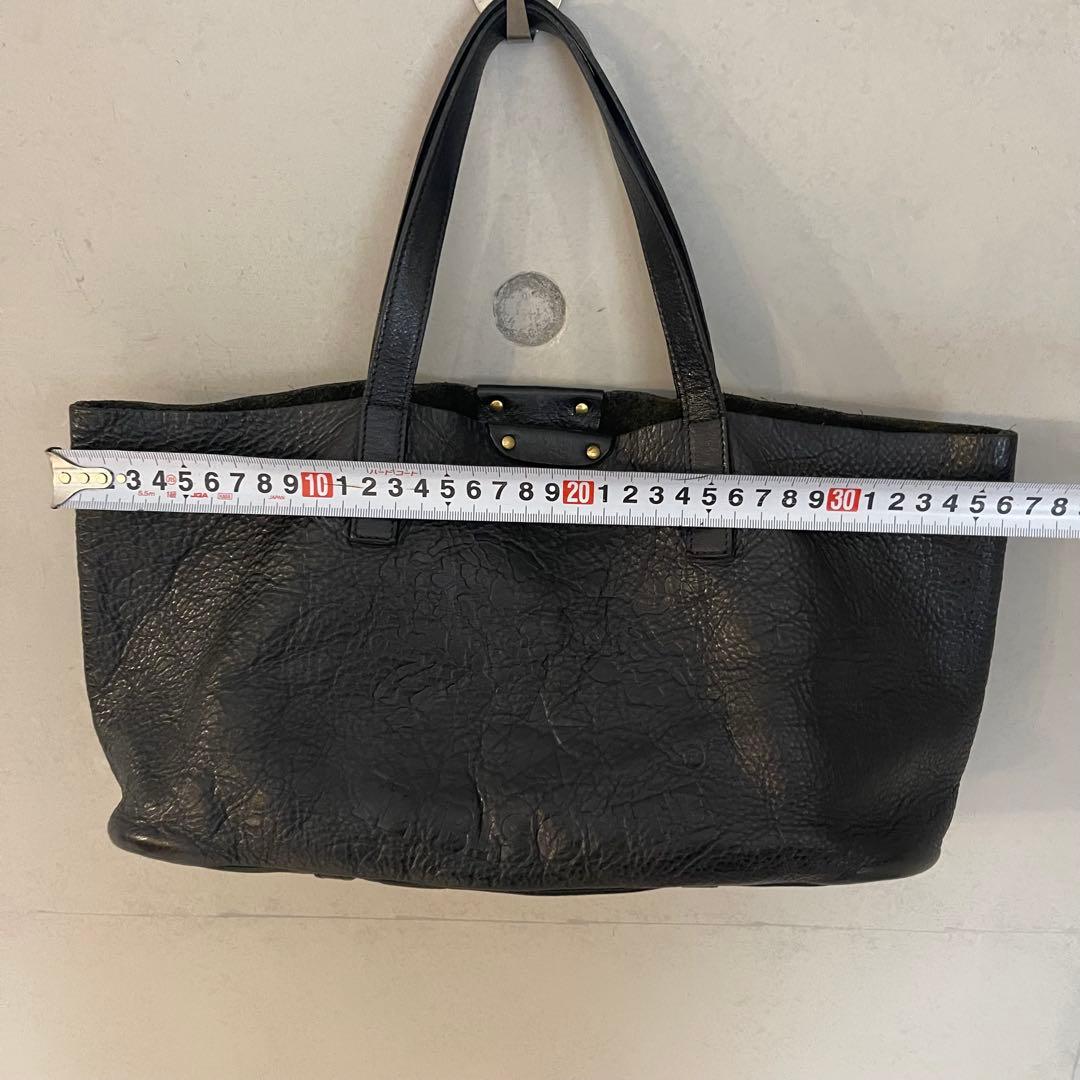 ILBISONTE イルビゾンテ　ハンドバッグ　レザー　ブラック　エンボスロゴ