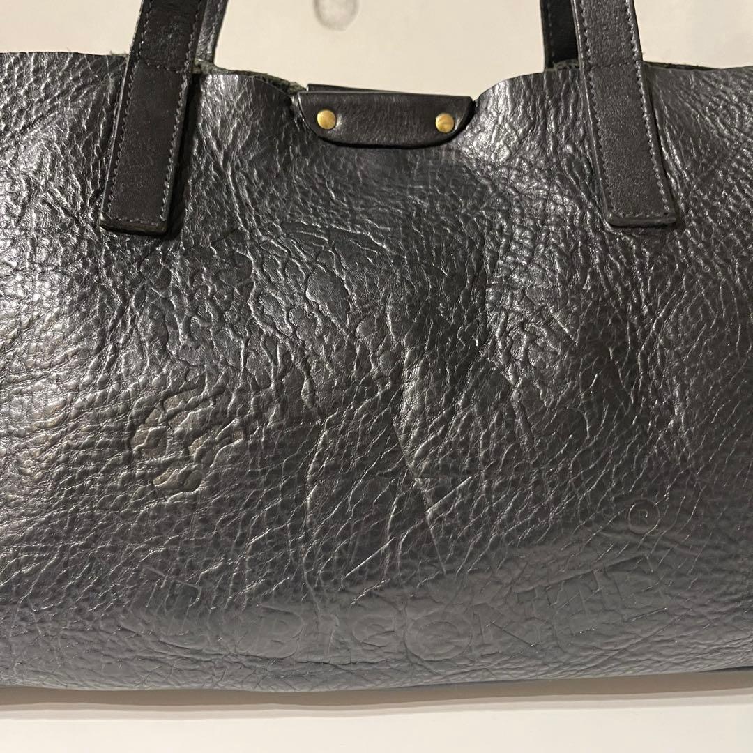 ILBISONTE イルビゾンテ　ハンドバッグ　レザー　ブラック　エンボスロゴ