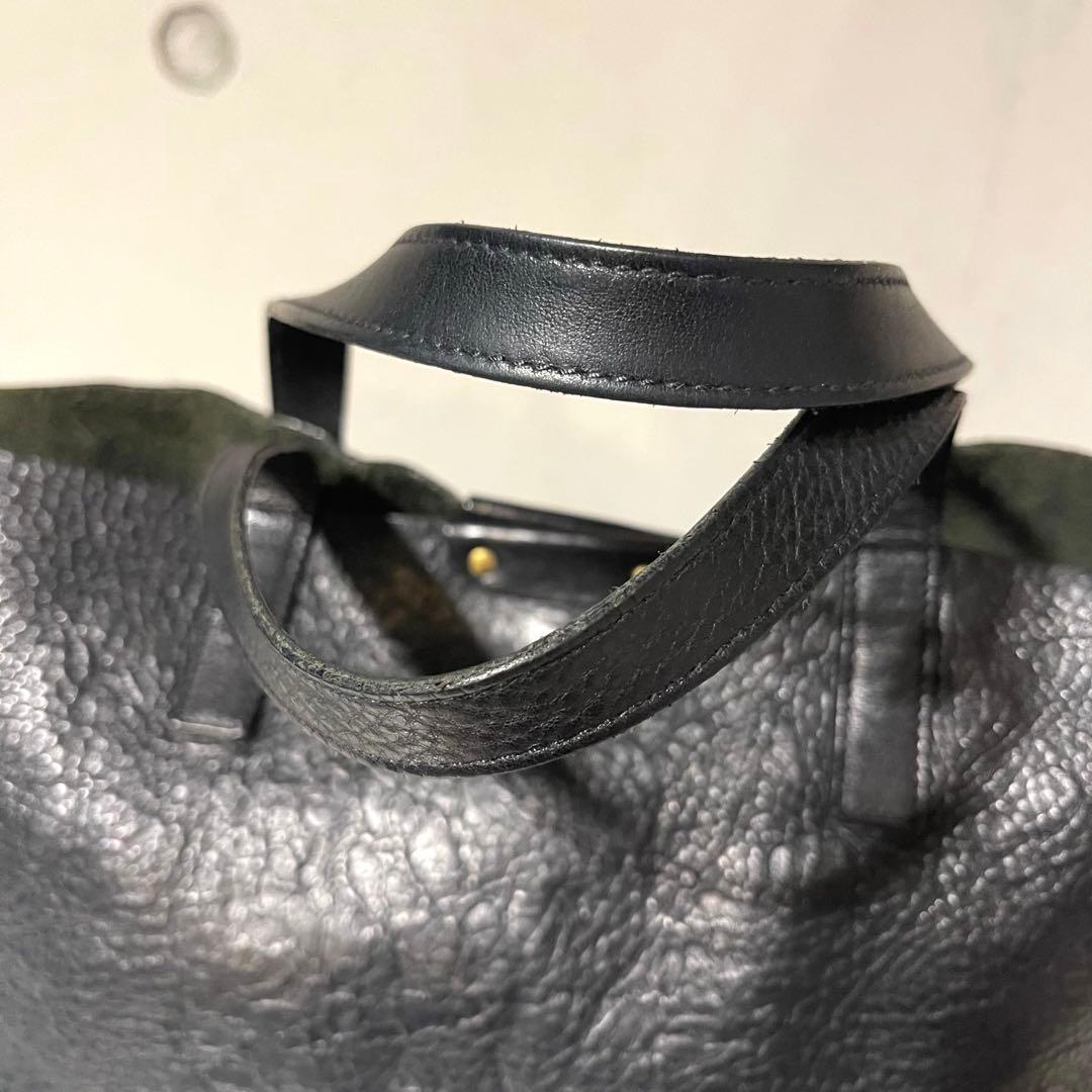 ILBISONTE イルビゾンテ　ハンドバッグ　レザー　ブラック　エンボスロゴ