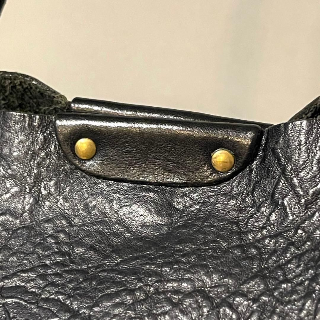 ILBISONTE イルビゾンテ　ハンドバッグ　レザー　ブラック　エンボスロゴ