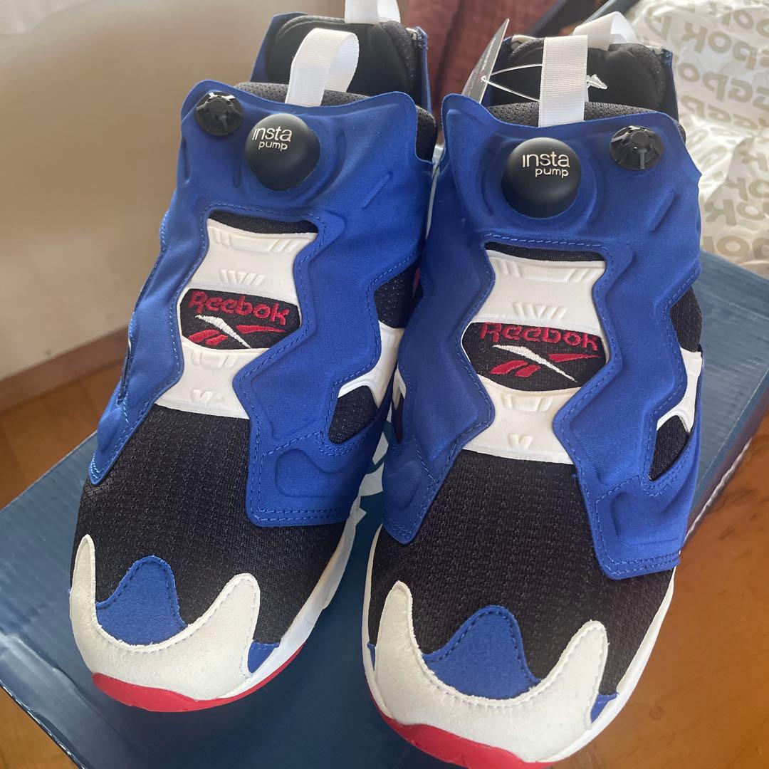 新品★Reebok インスタポンプ スニーカー 青黒