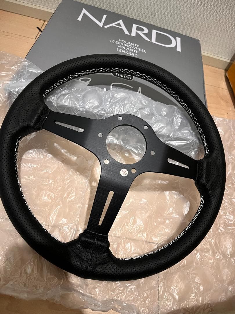 ナルディ 14インチ/約350mm 35パイ 白色線/白色サイン ステアリング