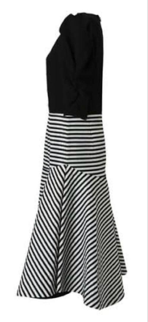 新品タグ付定価72600円BORDERSatBALCONY ワンピース