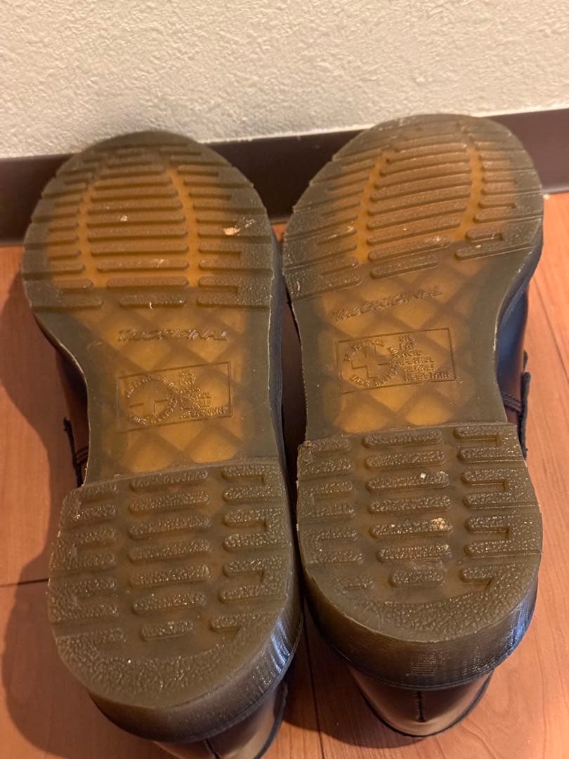 Dr. Martens ADRIAN フリンジ付きブラックローファー