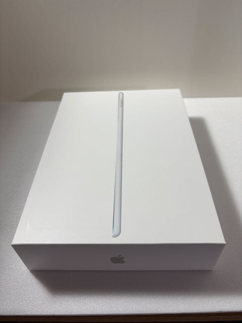 【値下げ中】Apple iPad 第8世代 128GB シルバー　本体 箱付き