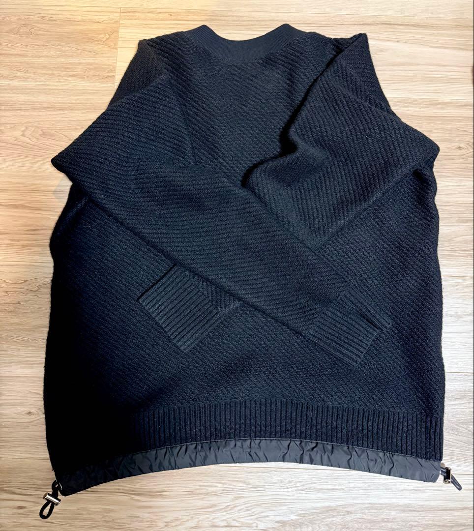 【SACAI】黒いリブ編み長袖セーター