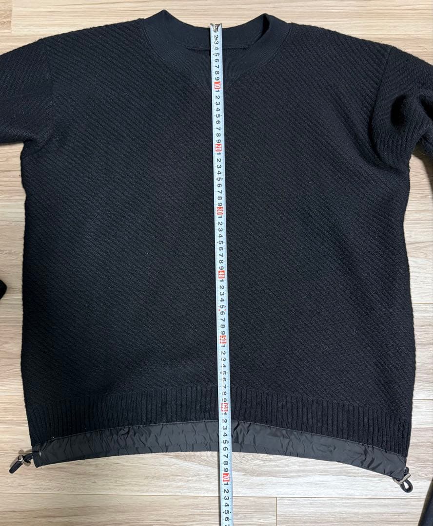 【SACAI】黒いリブ編み長袖セーター