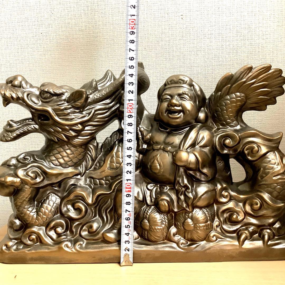龍に乗った福の神　置物