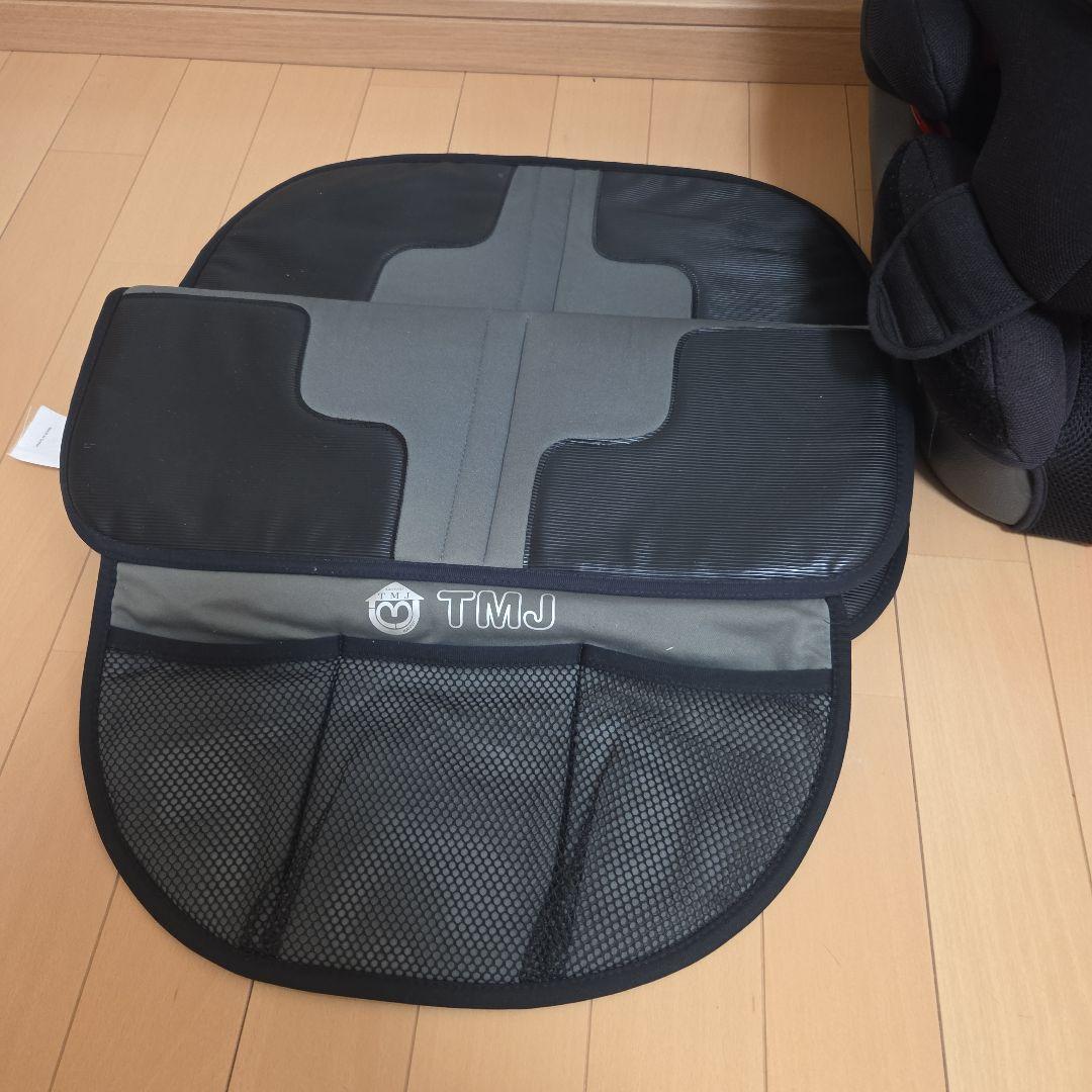 エールベベ　チャイルドシート　黒赤ブラックジュニアシート