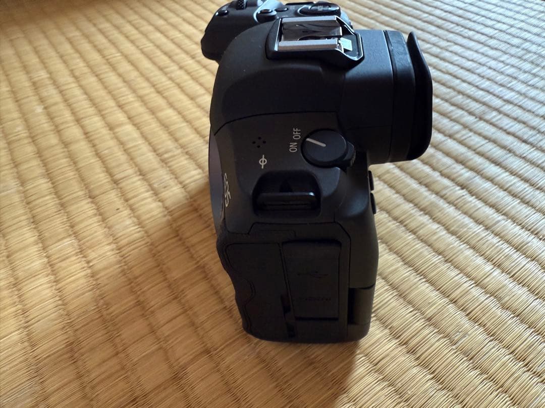 美品　一眼カメラCanon EOS R5 ボディー EOS R5