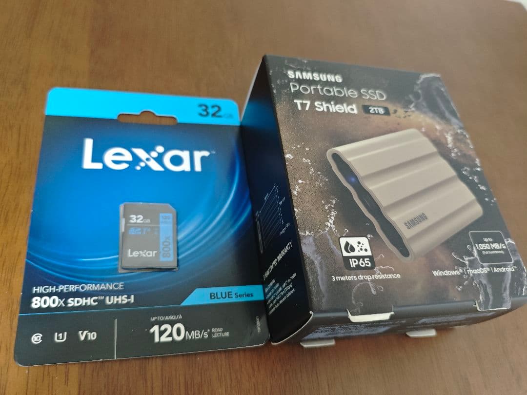 新品未使用Samsung SSD T7Shield 2TB + Lexar SD
