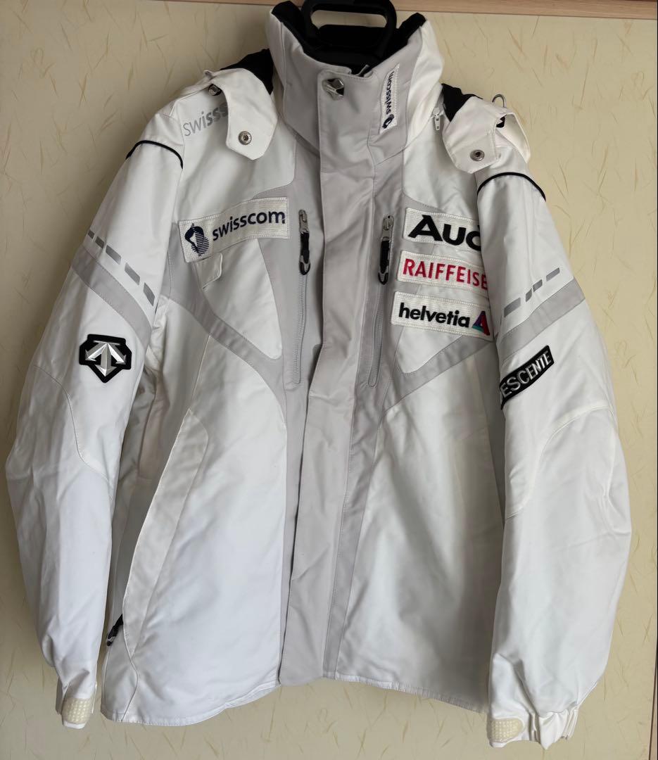 DESCENTE アウターウェア ホワイト