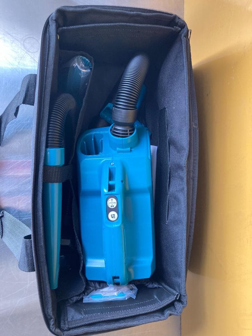 マキタ makita 10.8V コードレス掃除機 充電式クリーナー