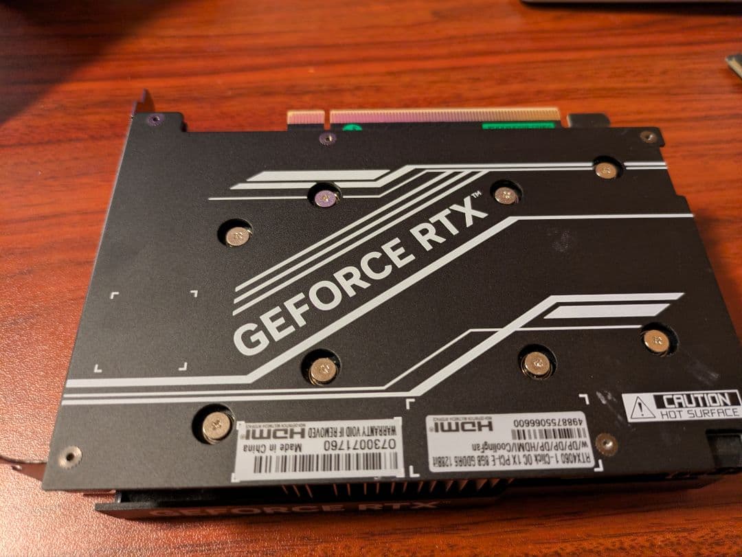 玄人志向 GG-RTX4060-E8GB/SF (RTX4060 8G)