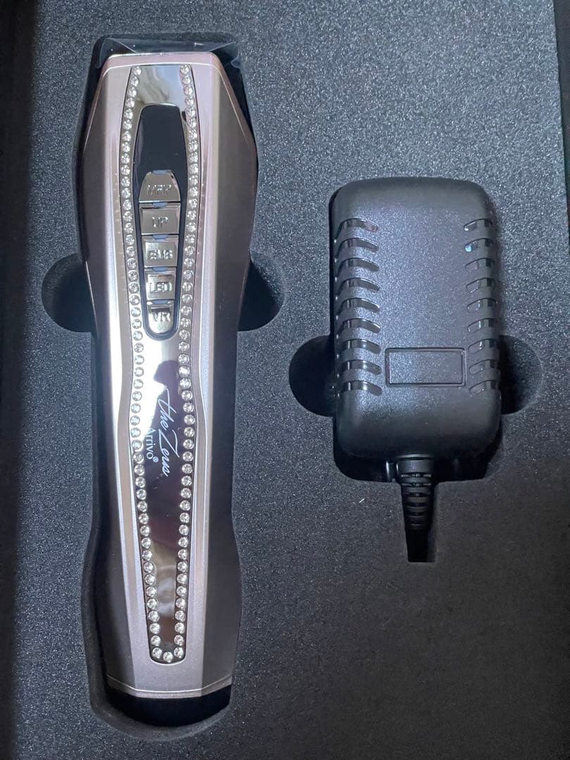 D r.A r r v o ザゼウス