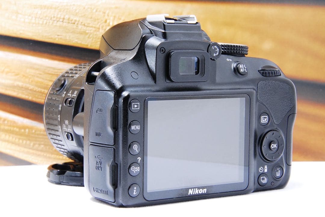 ニコン D3300 一眼レフカメラ スマホ転送 手ぶれ補正レンズ ガイドモード