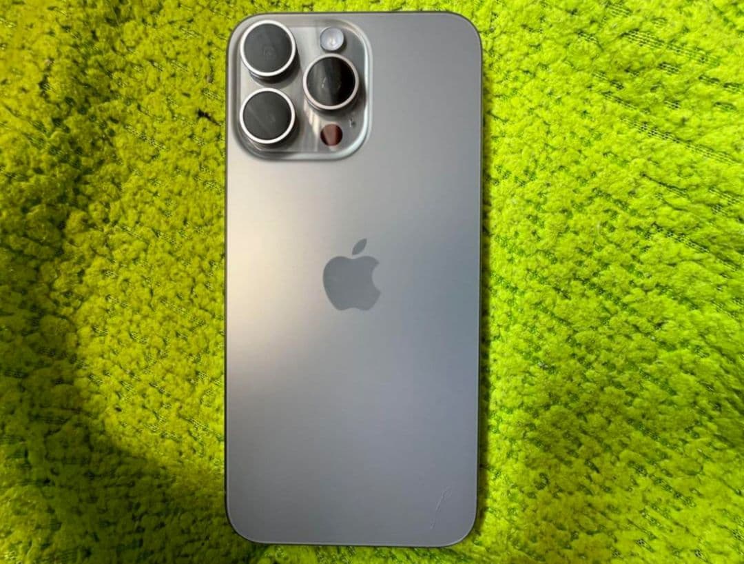 ★オマケ４つ付★２０２６年４月迄保証あり★iPhone１５pro MAX★１ＴＢ