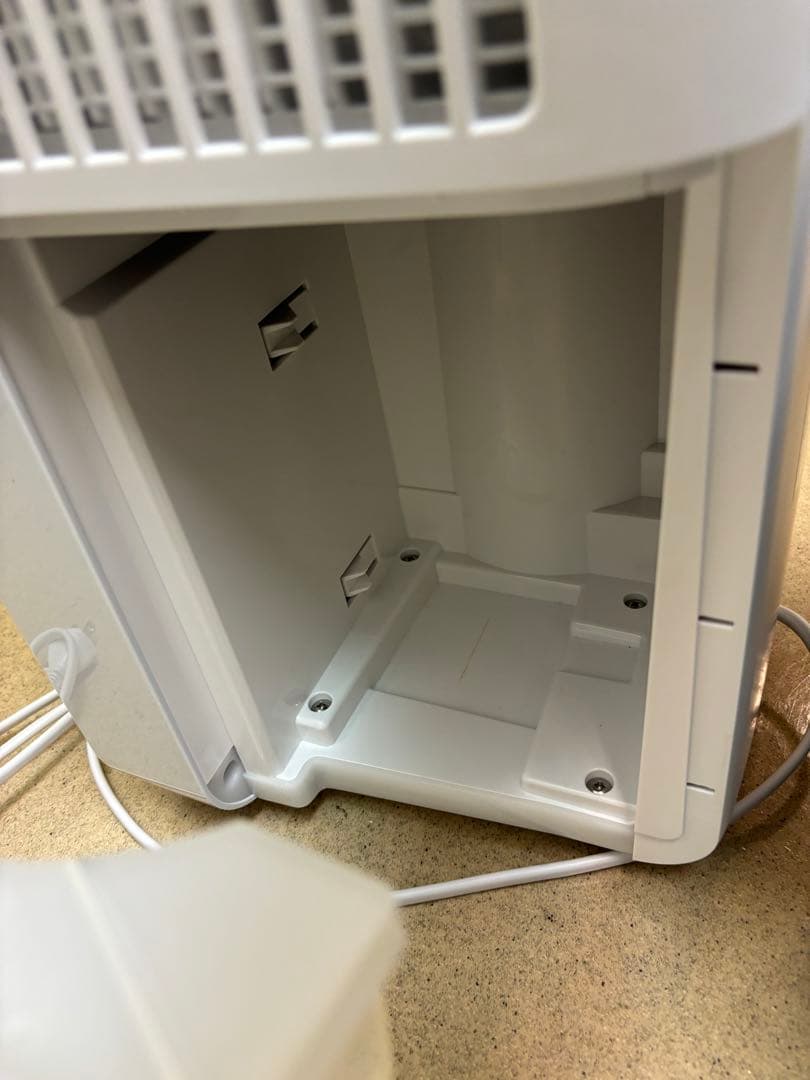 ［美品］SHARP 除湿機CM-S100-W ［値引き交渉歓迎です］［箱あり］