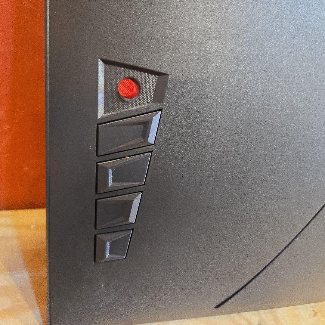 ASUS ゲーミングモニター　XG32VQR 湾曲 31.5インチ　液晶モニター