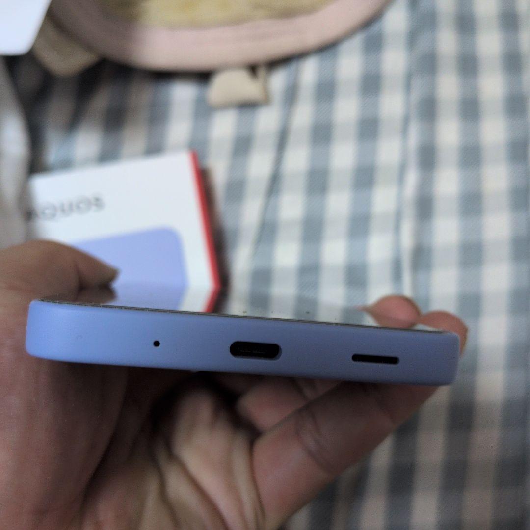 AQUOS wish 5 本体 ドコモ おまけ付き