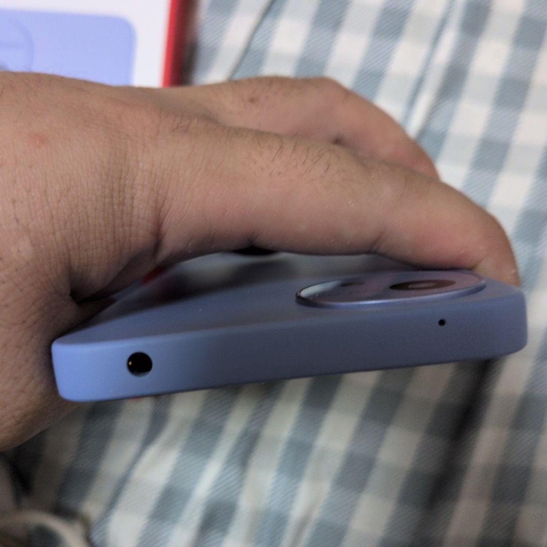 AQUOS wish 5 本体 ドコモ おまけ付き