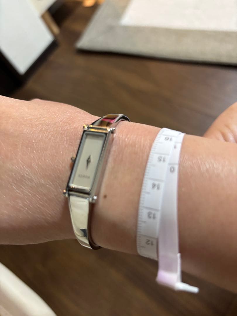 【GUCCI】腕時計　バングル　シルバー