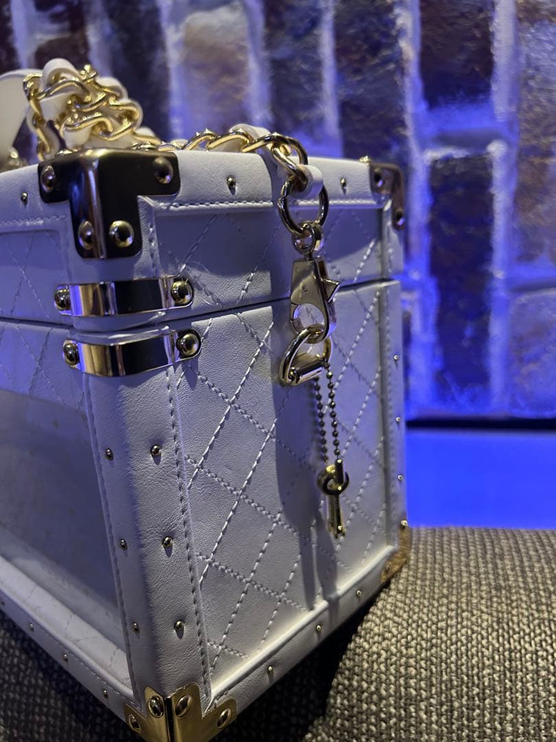 エンジェルシャンパンホリデーエディションレザージップタイプ 2024 空き箱