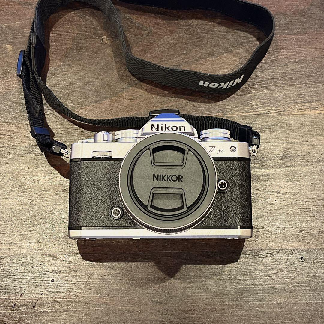 【ほぼ未使用/箱付き】Nikon Zfc ショット数約700枚(付属品つきます)